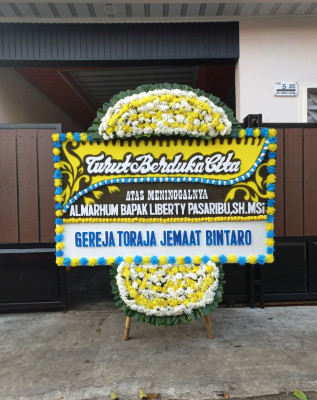 Papan Bunga Duka di Selayar
