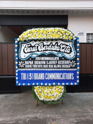 Papan Bunga Duka di Selayar